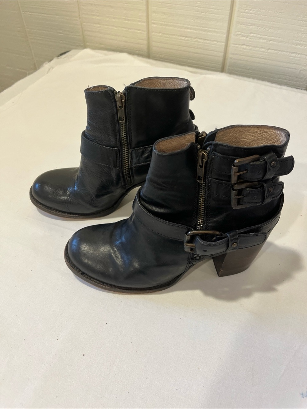 Freebird by Steven BLK Leather Stacked Heel Buckle Straps Ankle Boots Women’s 9